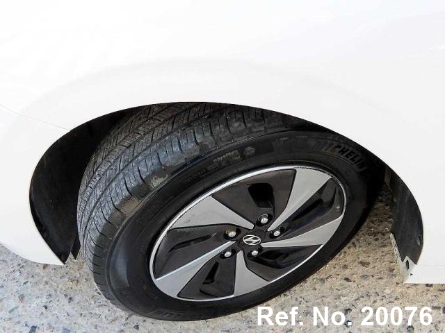  Hyundai / Ioniq Stock No. 20076